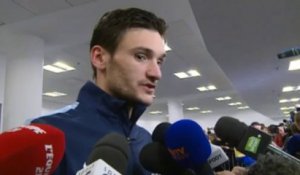 Bleus - Lloris:  "Dos au mur"