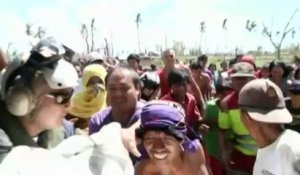 Philippines : l'aide aux sinistrés organisée depuis le porte-avions "George-Washington"