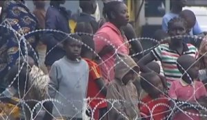 Centrafrique : des habitants de Bangui se réfugient auprès des troupes françaises à l'aéroport