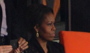 ZAPPING ACTU DU 11/12/2013 - La jalousie de Michelle Obama lors des obsèques de Mandela