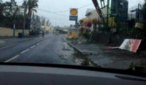 La Réunion après le passage du cyclone Bejisa, vue par les TEMOINS BFMTV - 03/01