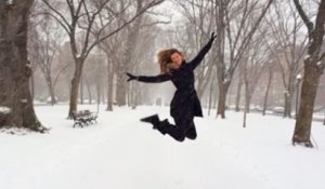 Gisele Bündchen saute dans la neige