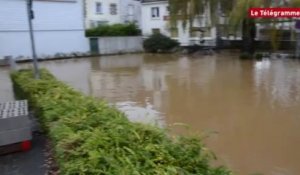 Pontivy. Le Blavet déborde : la rue de la Fontaine inondée