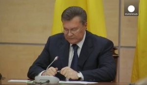 Ianoukovitch brise son stylo avant de demander pardon