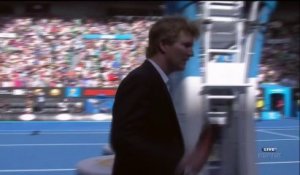 Jim Courier demande à Novak Djokovic de faire une imitation de son coach, Boris Becker