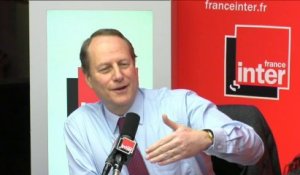 Jean-Jacques Urvoas: "Mettre Manuel Valls à la télé, ça suffit pas"