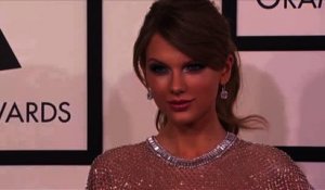 Taylor Swift admet que c'est difficile de rester en contact avec ses amis