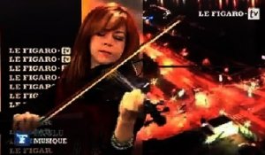 Lindsey Stirling performs "Crystallize" at Le Figaro