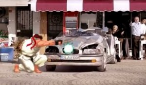 Quand RYU de Street Fighter Fait la Pub d'une Assurance !!