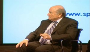 CdM 2022 - Blatter ne se mouille pas