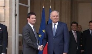 Arrivée de Manuel Valls à Matignon