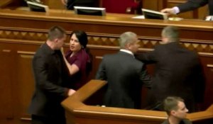 Bagarre ouverte au parlement de Kiev