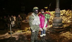 Kiev: des fiançailles "pare-balles"