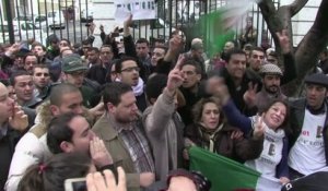 Algérie : le mouvement Barakat se pose en opposition citoyenne à Bouteflika