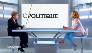 "Je suis au centre, clairement au centre", déclare Laurence Parisot