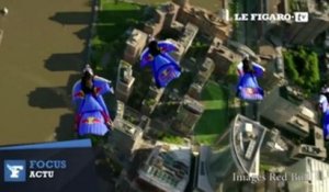 New York : l'équipe Red Bull survole Manhattan en wingsuit