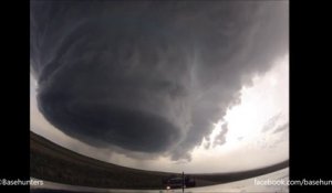 Nuage d'orage géant - Time lapse magnifique de la formation d'une tempête!