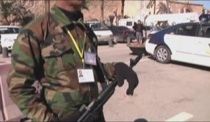 Libye, Les autorités prennent des initiatives