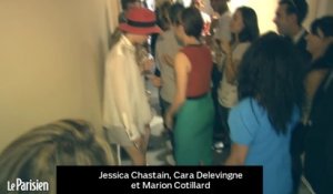 La bise de Marion Cotillard, Cara Delevingne et Jessica Chastain