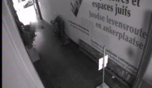 Bruxelles : la police diffuse des vidéos de l'auteur de la fusillade du musée juif
