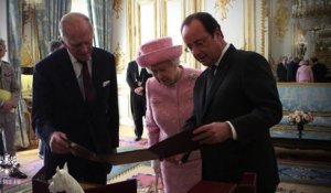 [EXCLUSIF] François Hollande présente son cadeau à Sa Majesté la Reine Elizabeth II