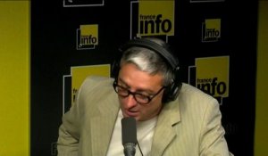 Marine le Pen sort un carton jaune contre son père