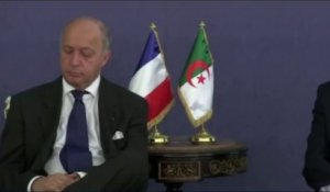 Laurent Fabius s'endort lors d'une réunion officielle à Alger