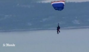 A 90 ans, George Bush père s'offre un saut en parachute
