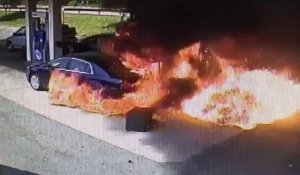 Héros du jour : un flic en civil sort un homme d'une voiture en feu!