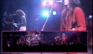 Thin Lizzy - The Boys Are Back in Town (Official live)