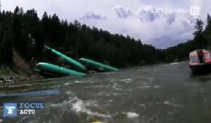 Trois Boeing tombent dans un fleuve après un déraillement