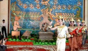 Cambodge: retour en grandes pompes, de trois statues khmères