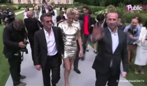 Exclu Vidéo : Charlize Theron et Sean Penn : complices et très "in love" lors du défilé Dior !