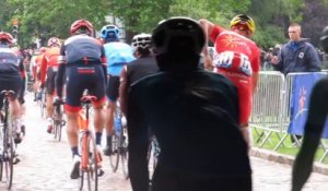 Arras : départ des coureurs du Tour de France de la porte Royale