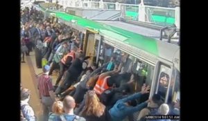 Ils soulèvent un métro pour sauver un voyageur