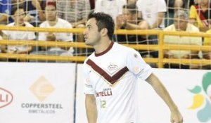 Futsal : l'humiliant coup du sombrero de Falcao !