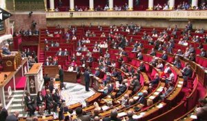 Valls obtient la confiance du Parlement à 25 voix d’écart
