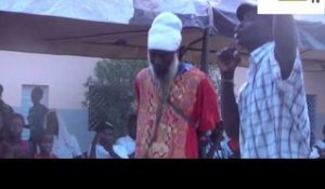 Al Jo L'homme qui a la barbe la plus longue au Senegal