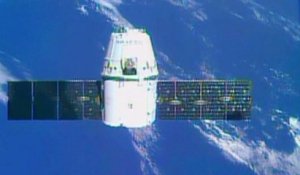 La capsule non habitée Dragon parvient s'amarrer sans problème à l'ISS