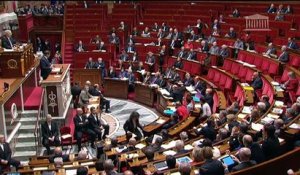 Motion de censure : "Le 49.3 c'est l'arme des faibles et vous êtes faible" lance Jacob à Valls