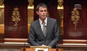 Valls veut réformer "dans le dialogue bien sûr" mais "surtout avec l'autorité qui s'impose"