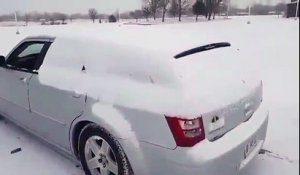 Comment déneiger sa voiture ?