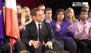 VIDEO. Saint-Cyr-sur-Loire : Nicolas Sarkozy, le show face aux militants