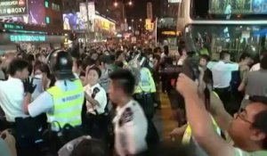 A Hong Kong, les manifestants refusent le démantèlement des barricades