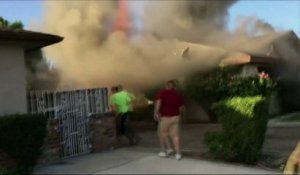 Un homme sauvé des flammes par ses voisins