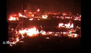 Incendie spectaculaire sur un marché de feux d'artifices en Inde
