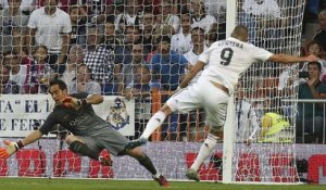 Real Madrid - FC Barcelone (3-1) : le but de Karim Benzema