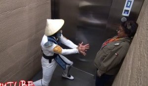 Mortal Kombat dans un ascenseur