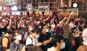 Hong Kong : les étudiants chassés de Mongkok, leurs leaders interpellés