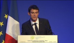 Il faut "progressivement revenir" sur la priorité donnée au diesel, affirme Valls